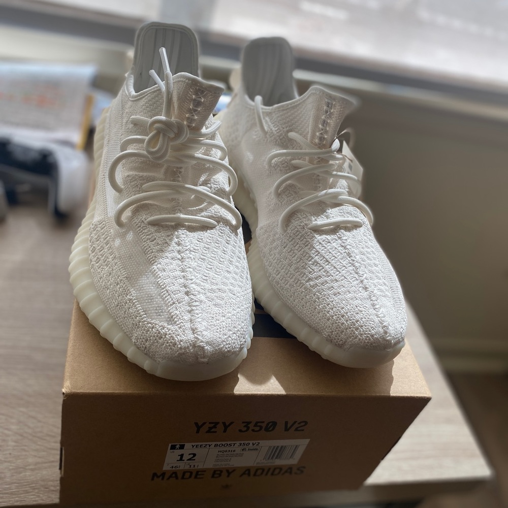 COPY - Yeezy boost 350 V2 Bone. Size 12 - Picture 1 of 5